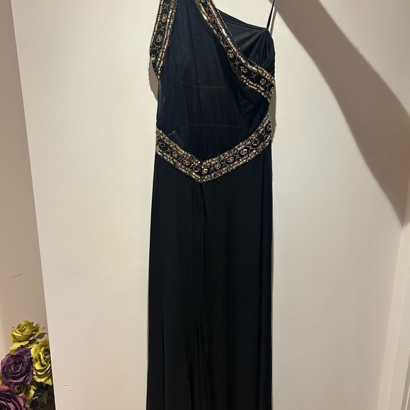 LAURA Petite Formal Dress - Picture 2 of 3